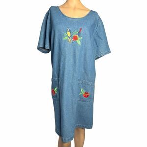 CB Casual Plus Denim Dress with Parrot & Floral Embroidery – Size 1X-2X